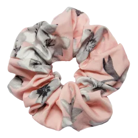 Flora Scrunchie in Petal Pink