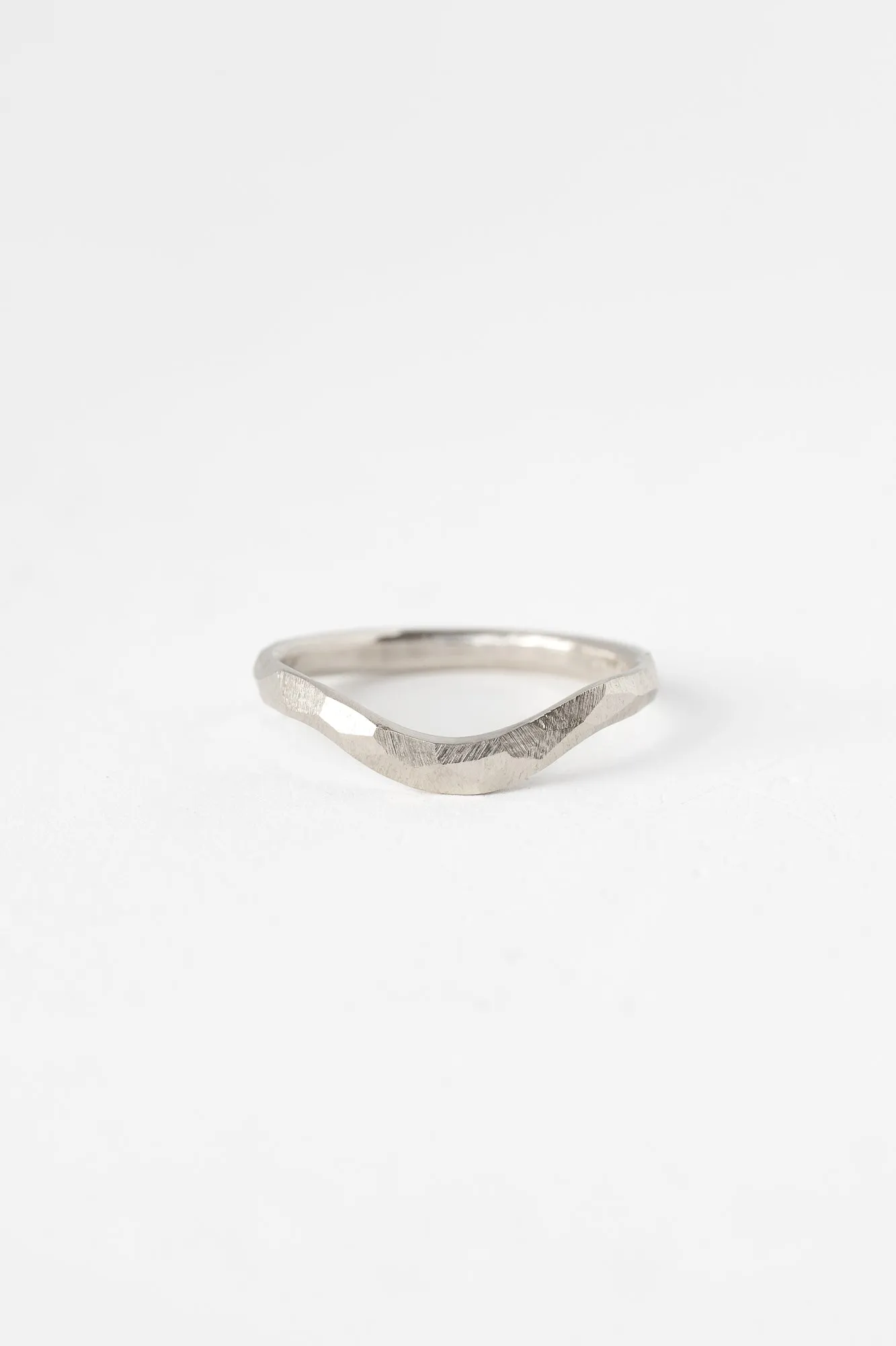 Multifaceted Contour Ring