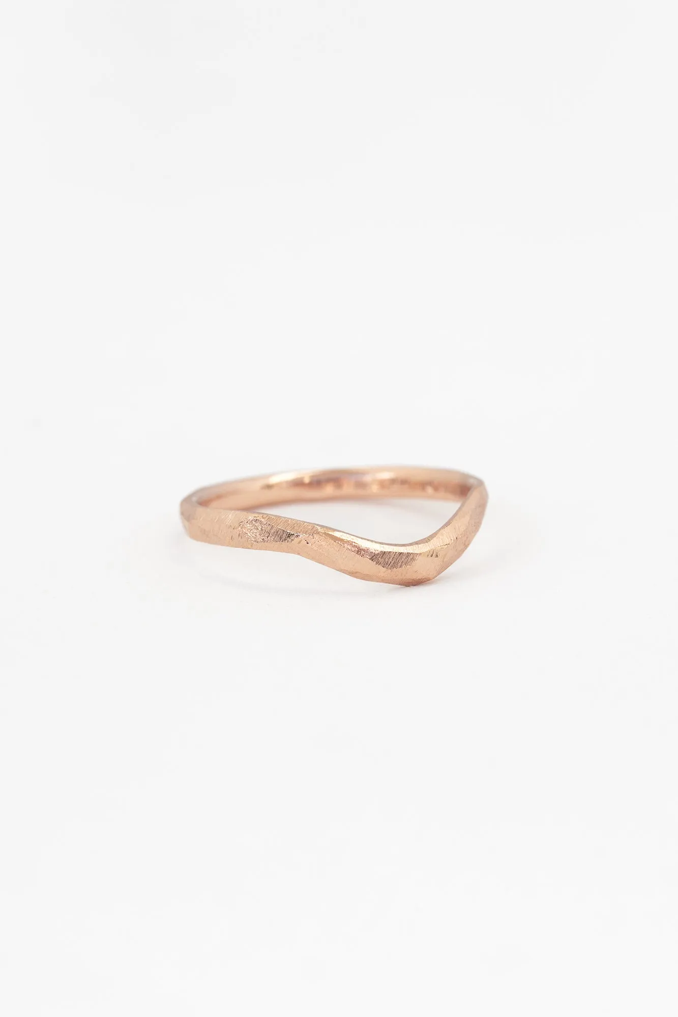 Multifaceted Contour Ring