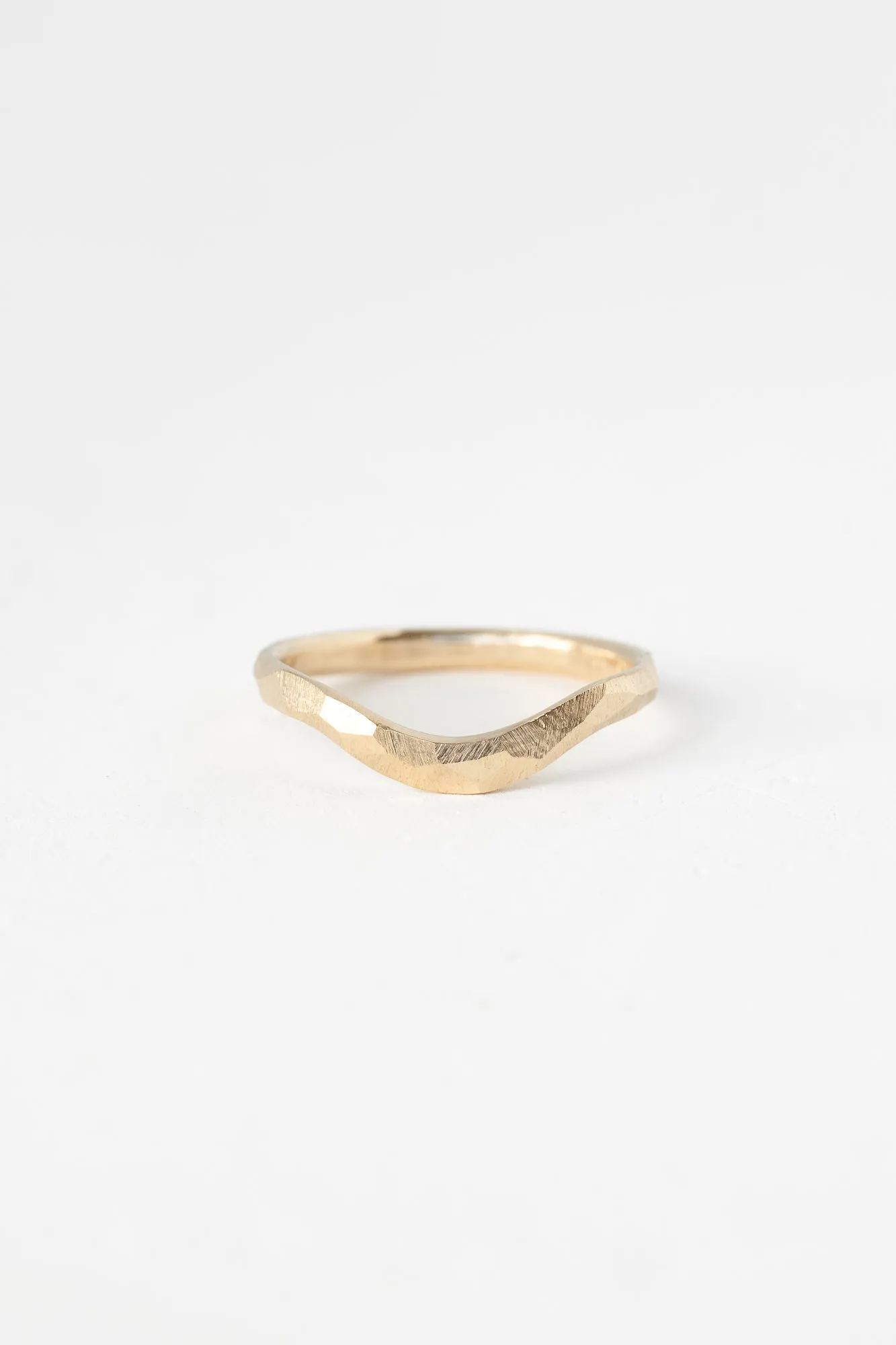 Multifaceted Contour Ring