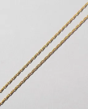 Petite Pinched Loop Chain Necklace